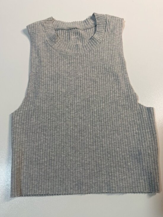Tops - Cropped grey Top